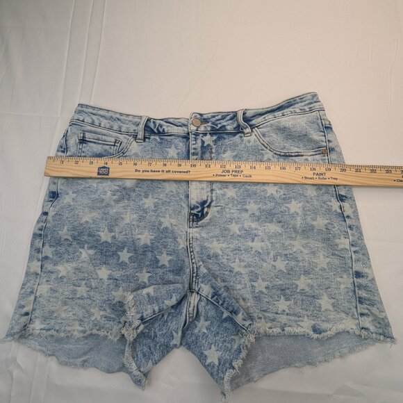 RARE Judy Blue Plus Size Star Print Mid Rise Shorts Size 3XL Blue - Picture 13 of 17